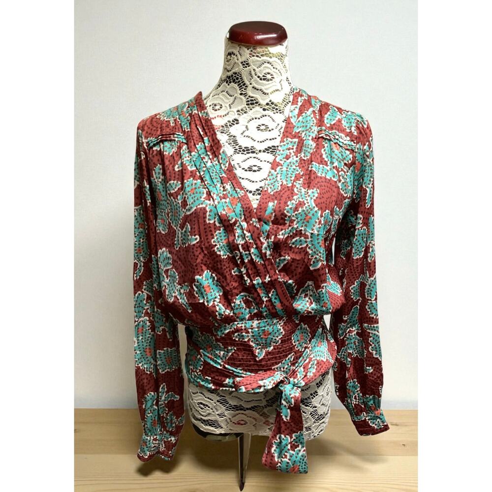 Anthropologie printed long sleeve front tie elastic back V-neck blouse size M